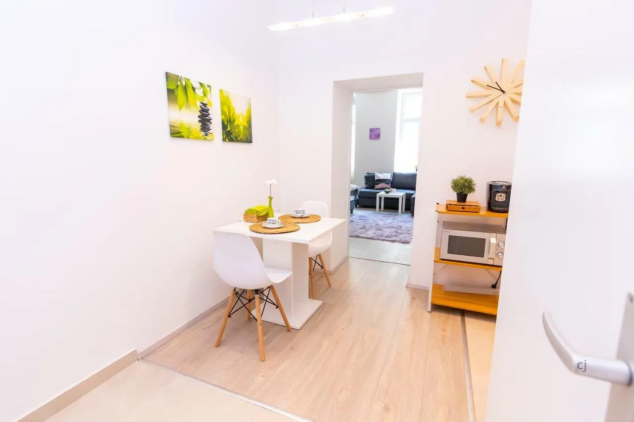 Radiant Premium Apartments - Fuenfhaus Vienna 0*,  Austria