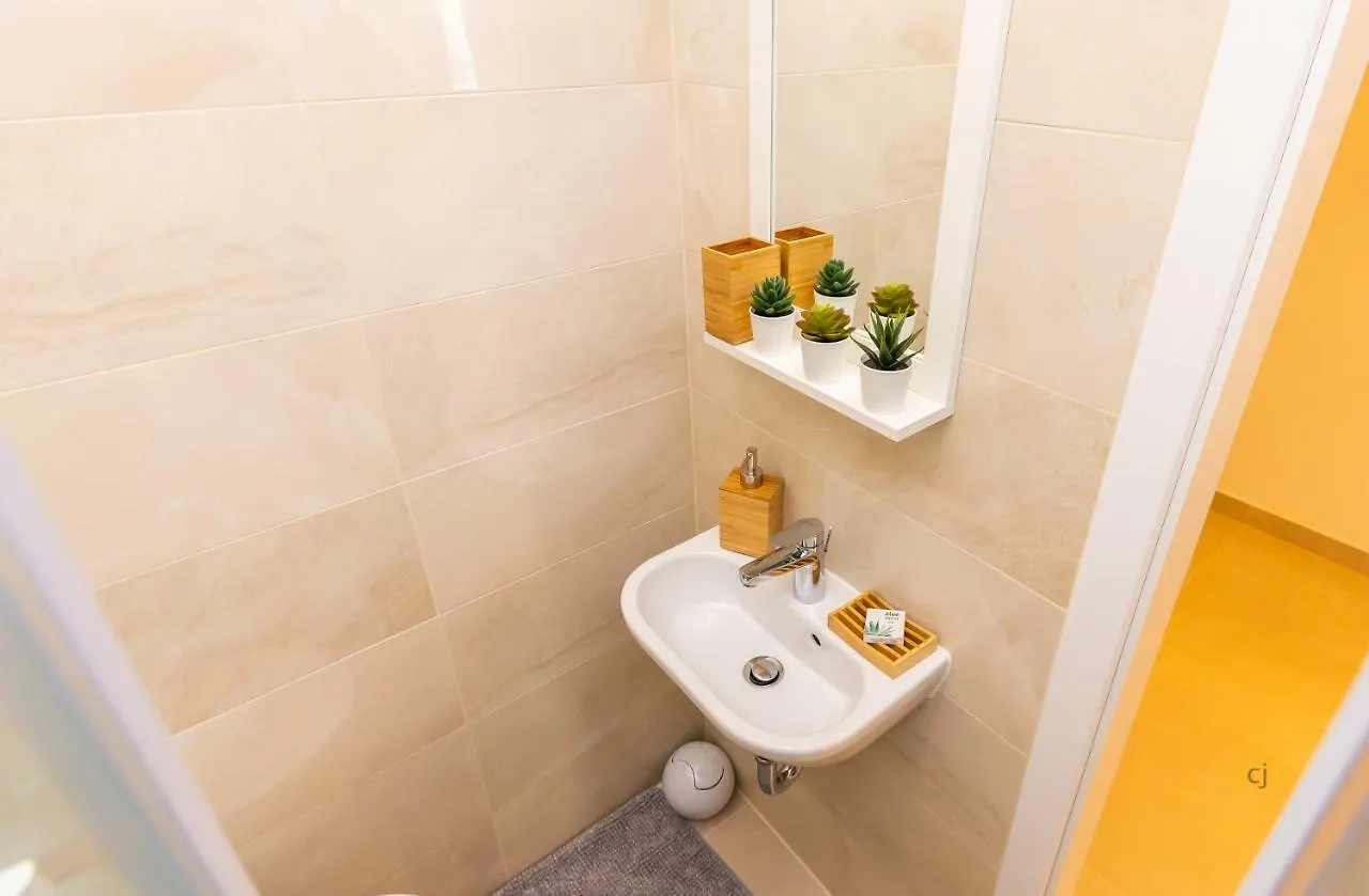 Radiant Premium Apartments - Fuenfhaus Vienna 0*,